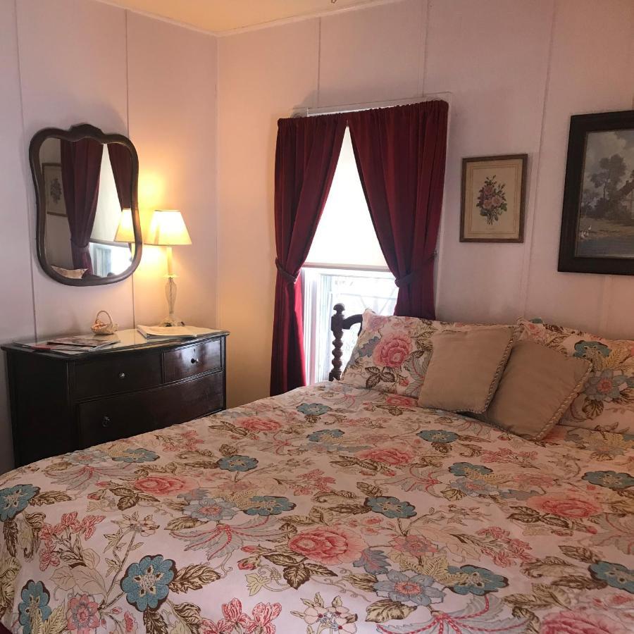 Inn At Starlight Lake & Restaurant Екстер'єр фото