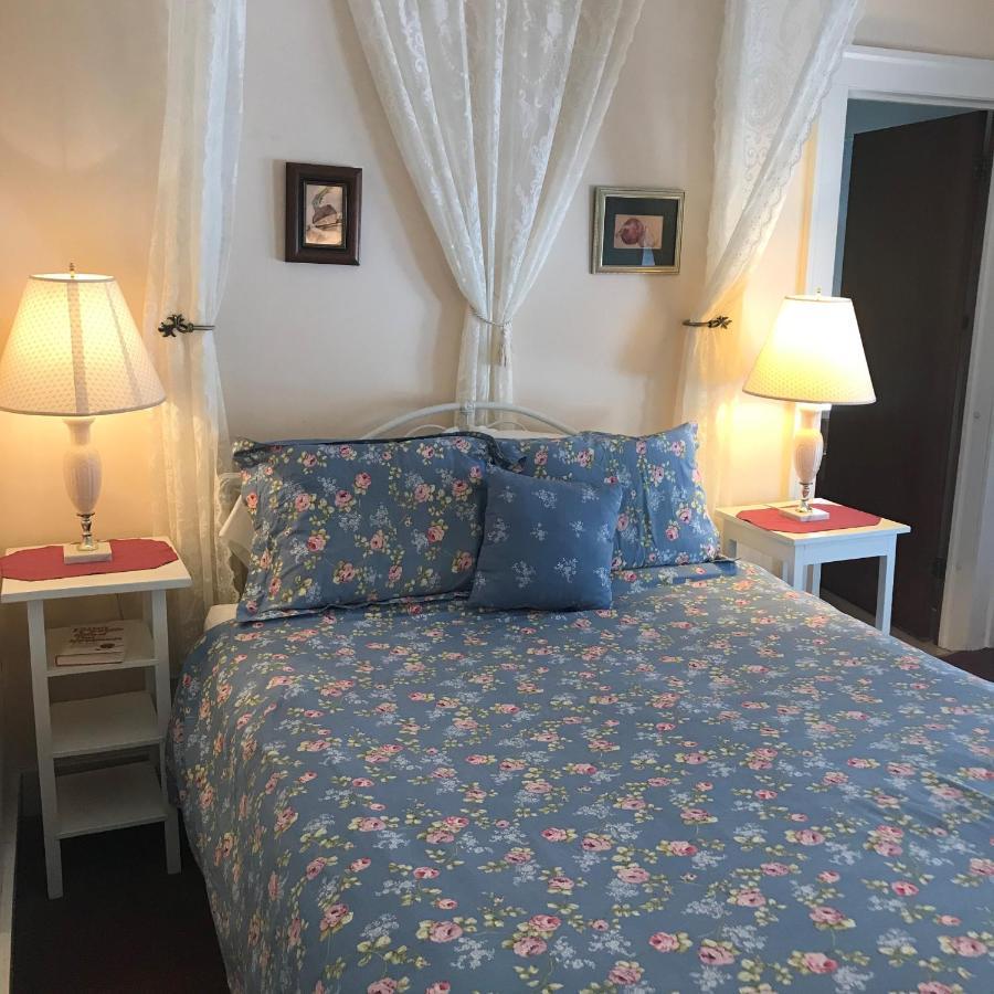 Inn At Starlight Lake & Restaurant Екстер'єр фото