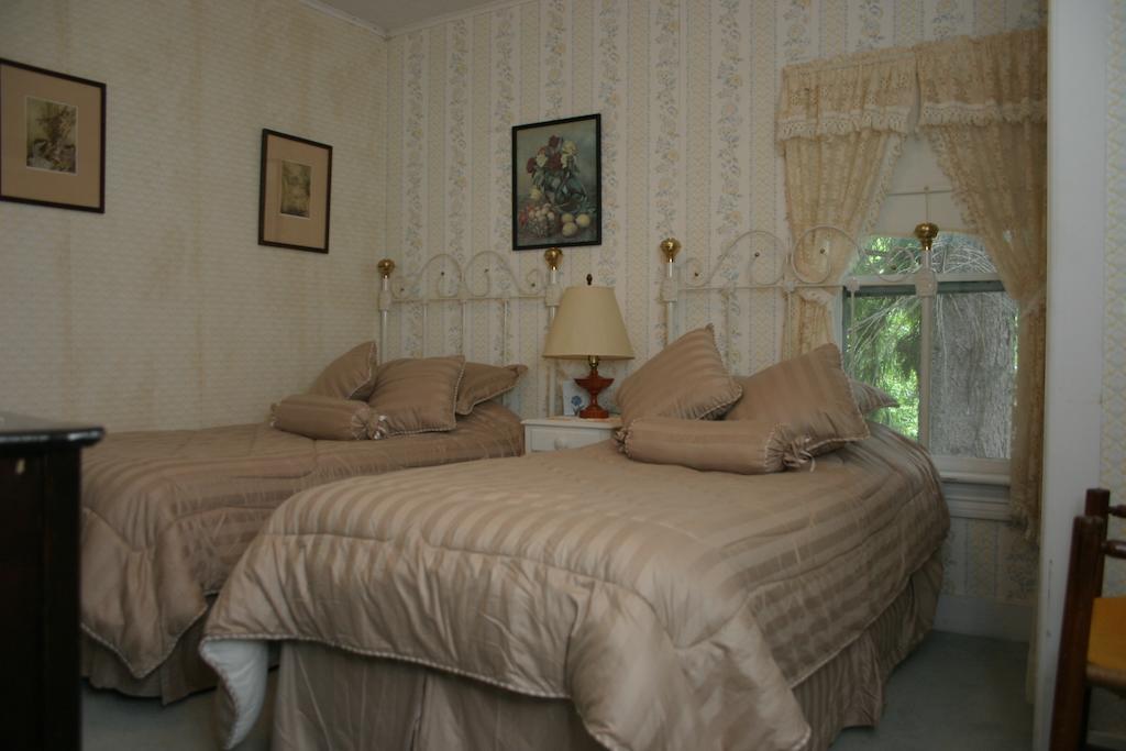 Inn At Starlight Lake & Restaurant Екстер'єр фото