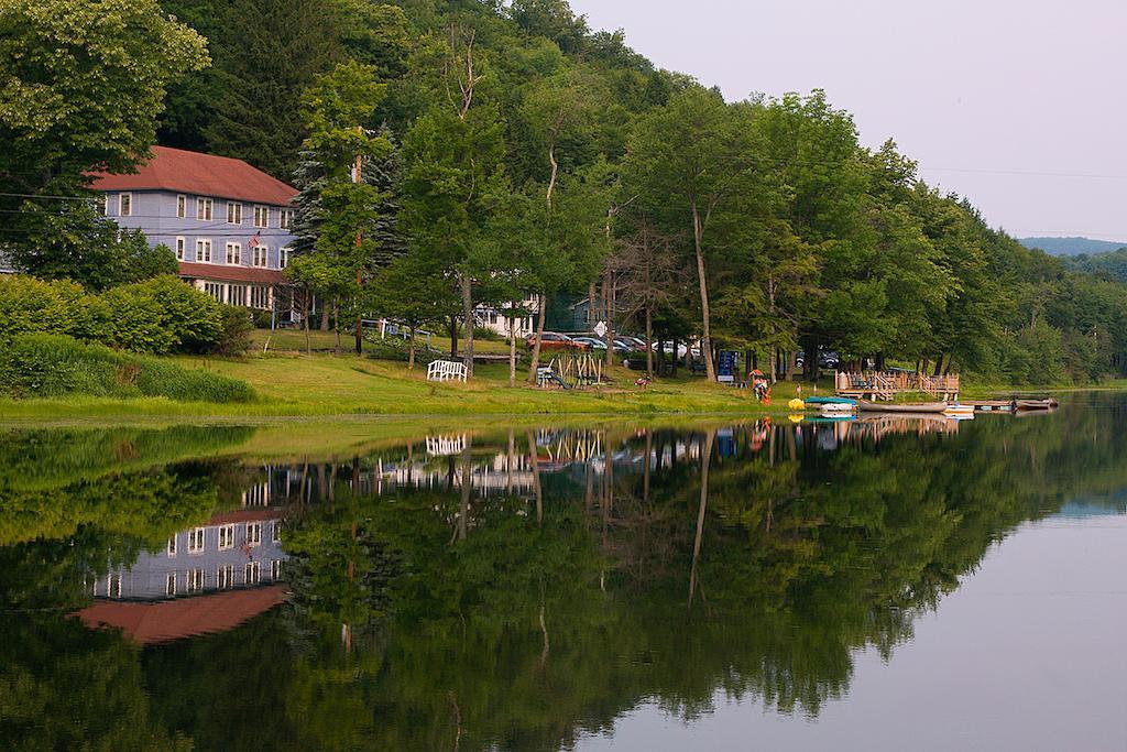 Inn At Starlight Lake & Restaurant Екстер'єр фото