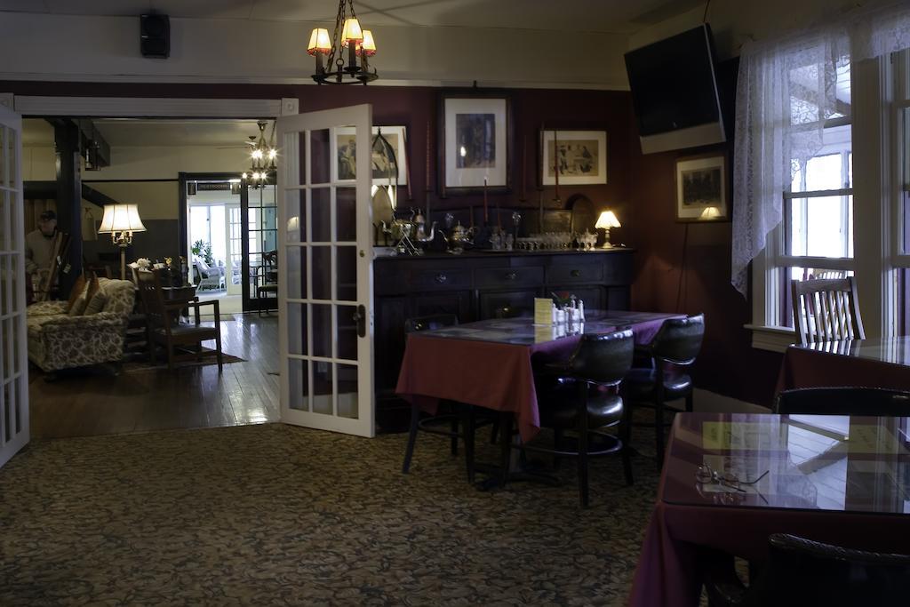 Inn At Starlight Lake & Restaurant Екстер'єр фото